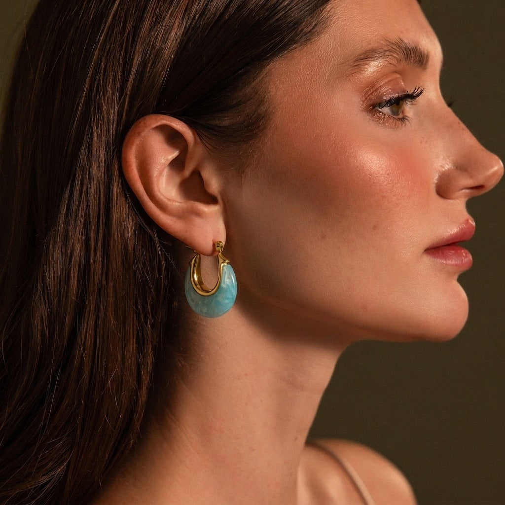 Blue resin crescent hoop in profile