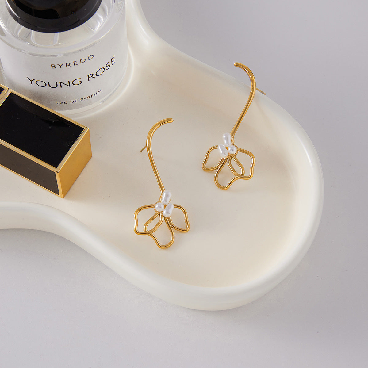 Gold-Tone Pearl-Look Floral Stainless Steel Stud Earrings close-up product view