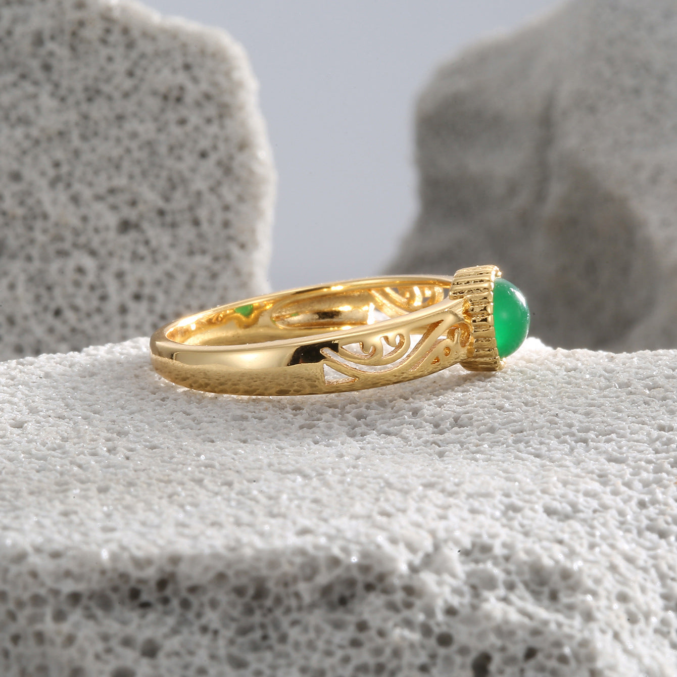 side profile showing the open filigree ring shoulders