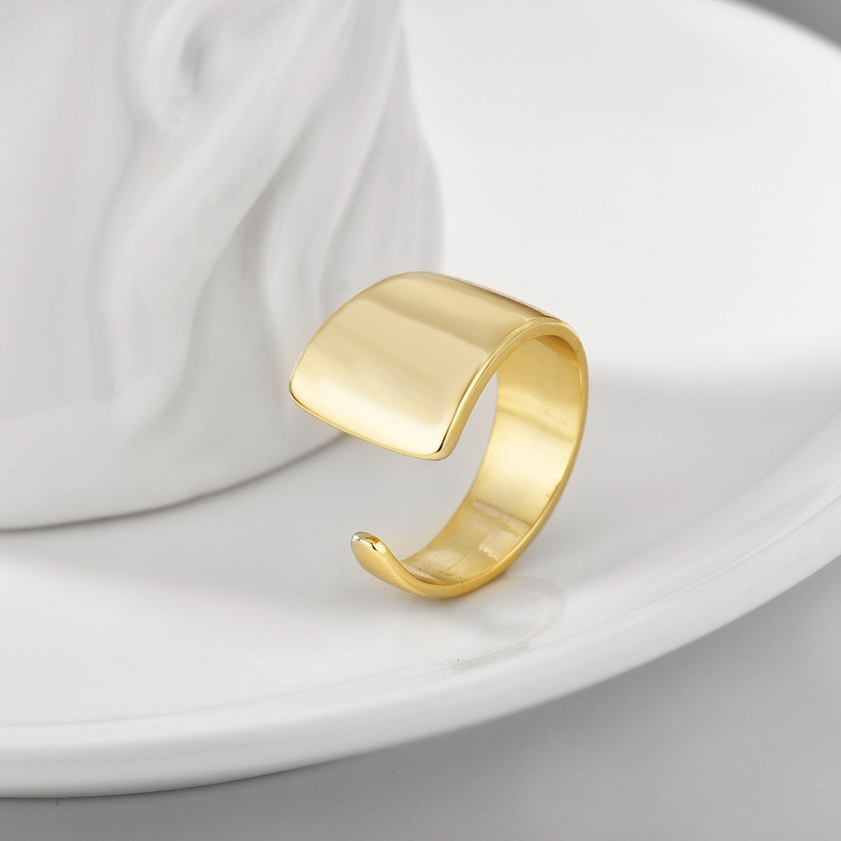 upright side view of the adjustable wide open ring