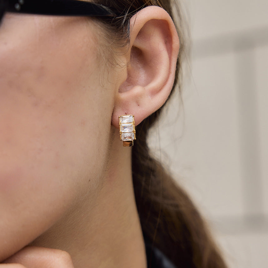 Rectangular clear stone hoop shown in model profile
