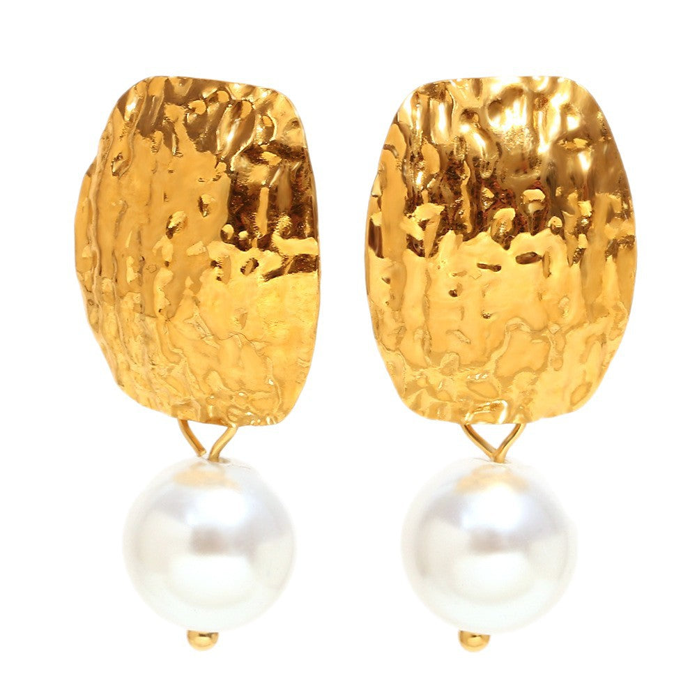 isolated front view of hammered rectangular pearl drop earrings