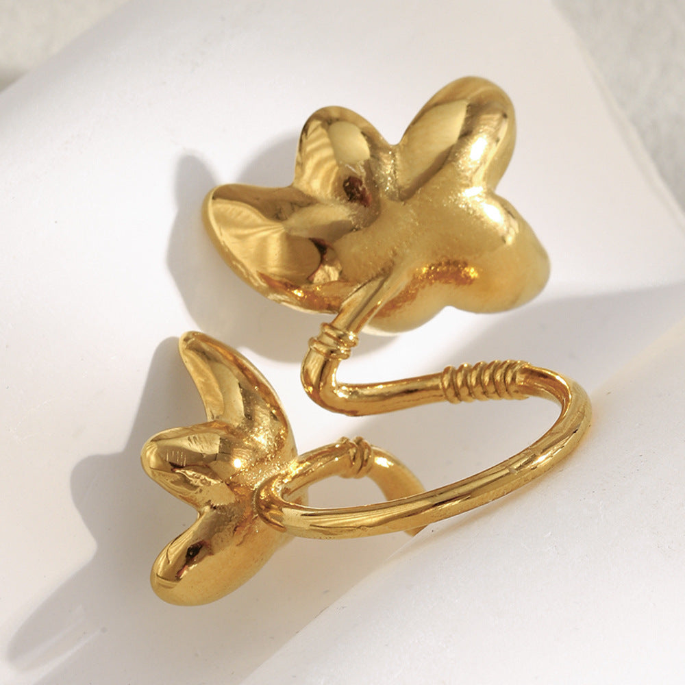 rear view of the sculpted floral ends and wrapped open band