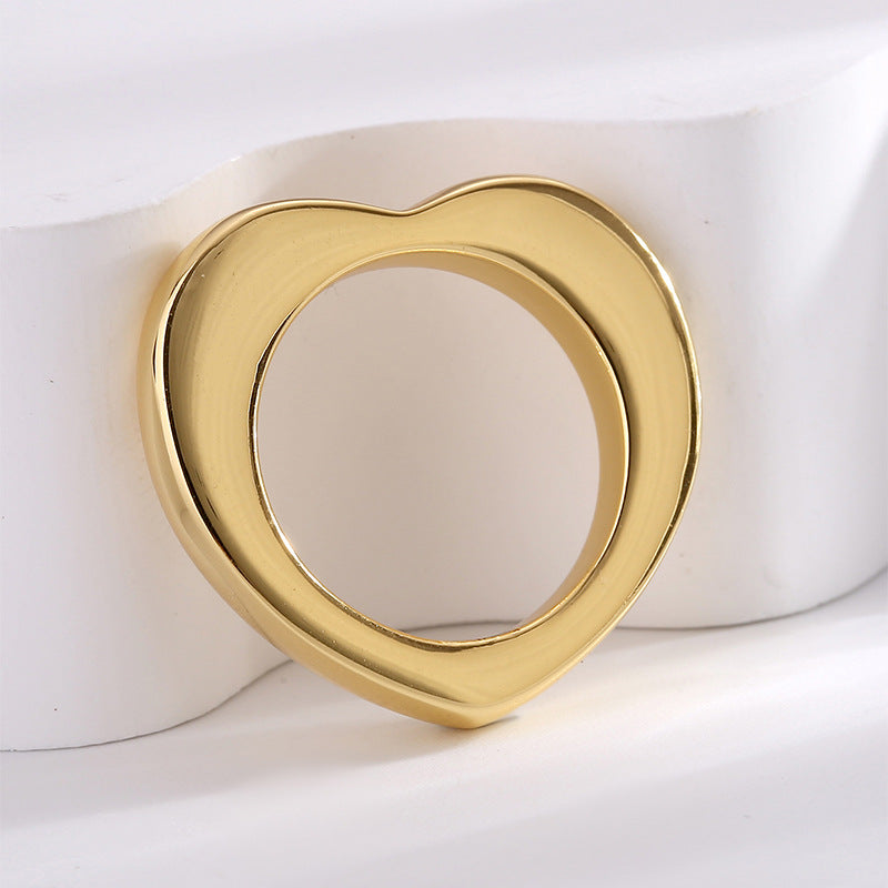 top view showing the continuous heart-shaped ring band