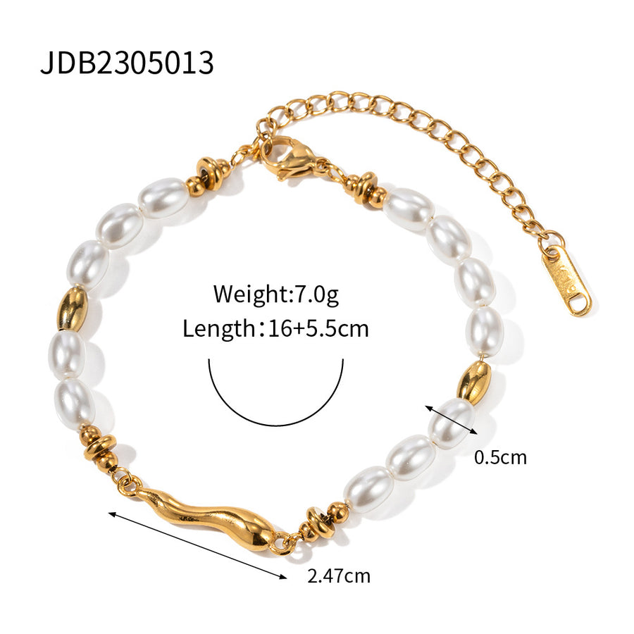 white bead sculptural bracelet with 16 cm length and 5.5 cm extension shown