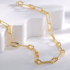 angled view of alternating paperclip and paired curb-chain sections