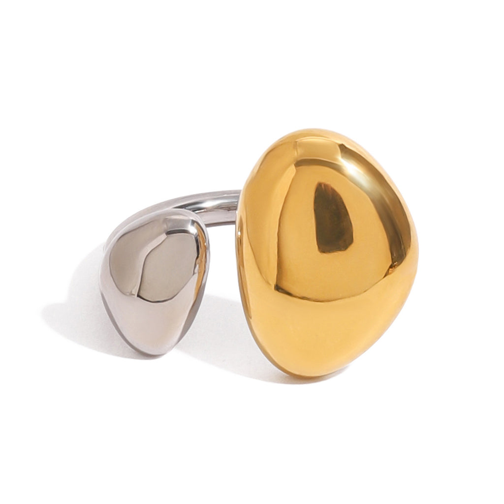 Front view of the asymmetric stainless steel oval ring